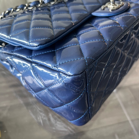 [Authentic] CHANEL PATENT LEATHER JUMBO DOUBLE FLAP BAG - Picture 9 of 17